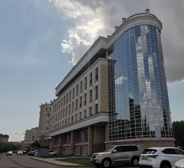 UBES High School Частная школа