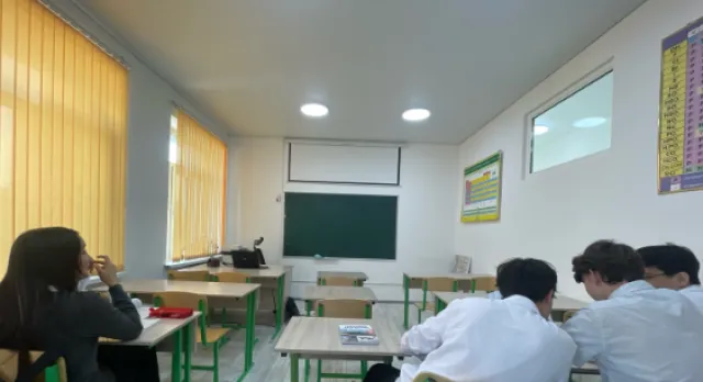 Лидер