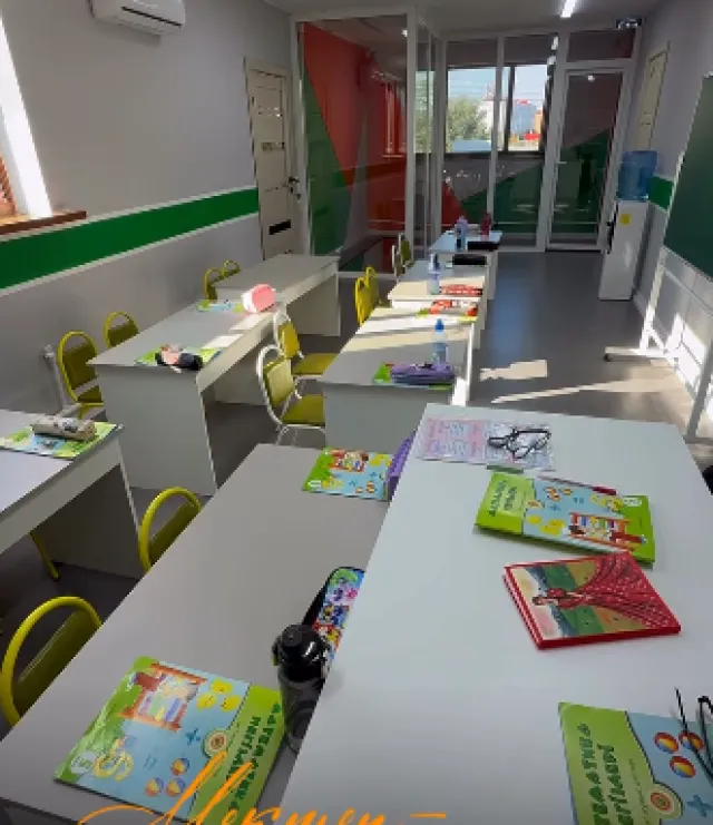 Qadam School Oral
